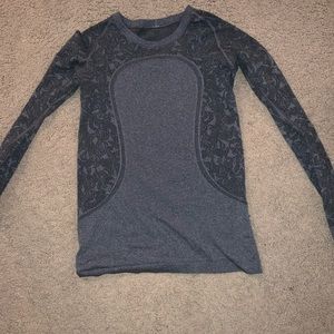 Size 6 Lululemon gray long sleeve t-shirt